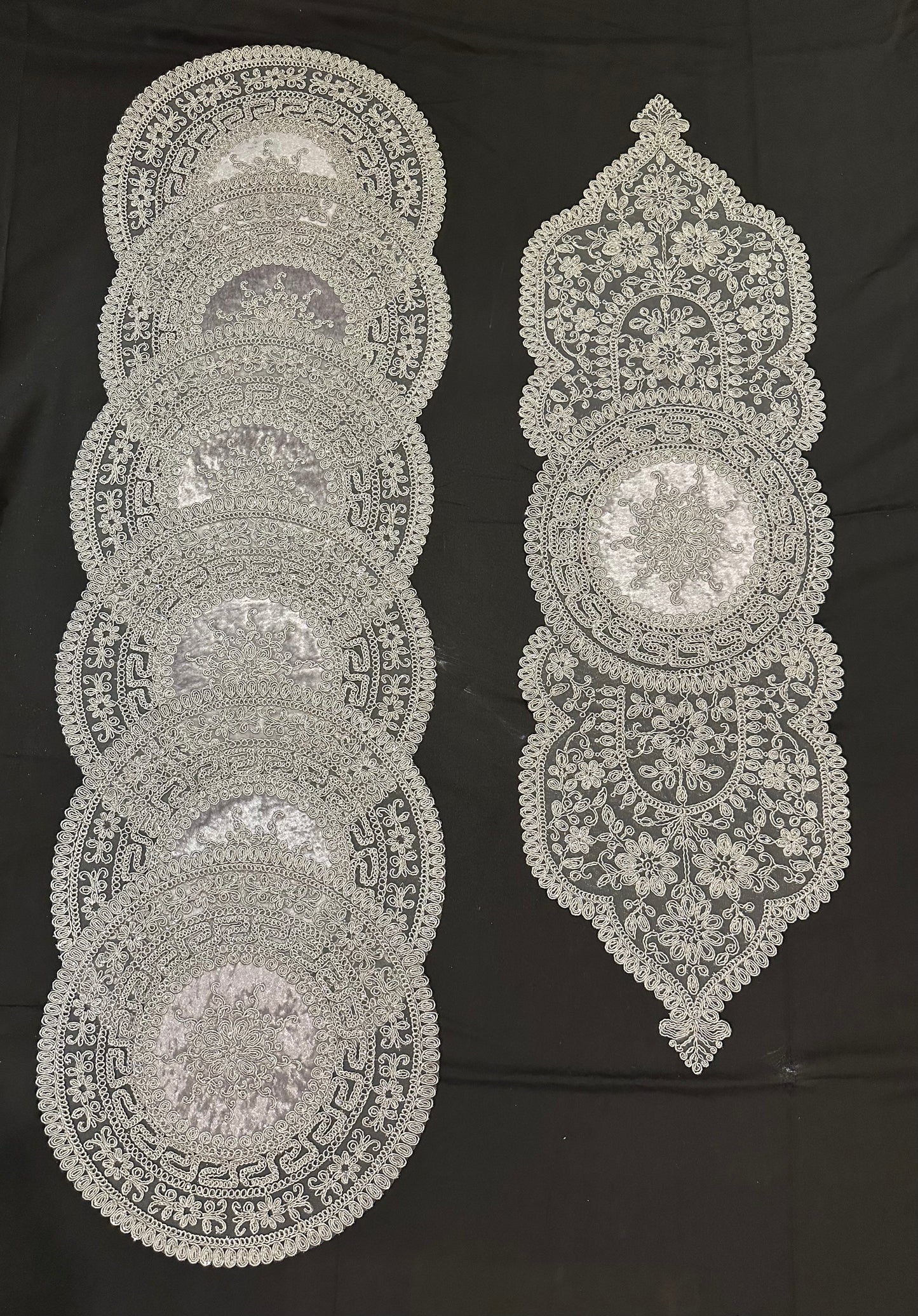 5pc Doilies 222