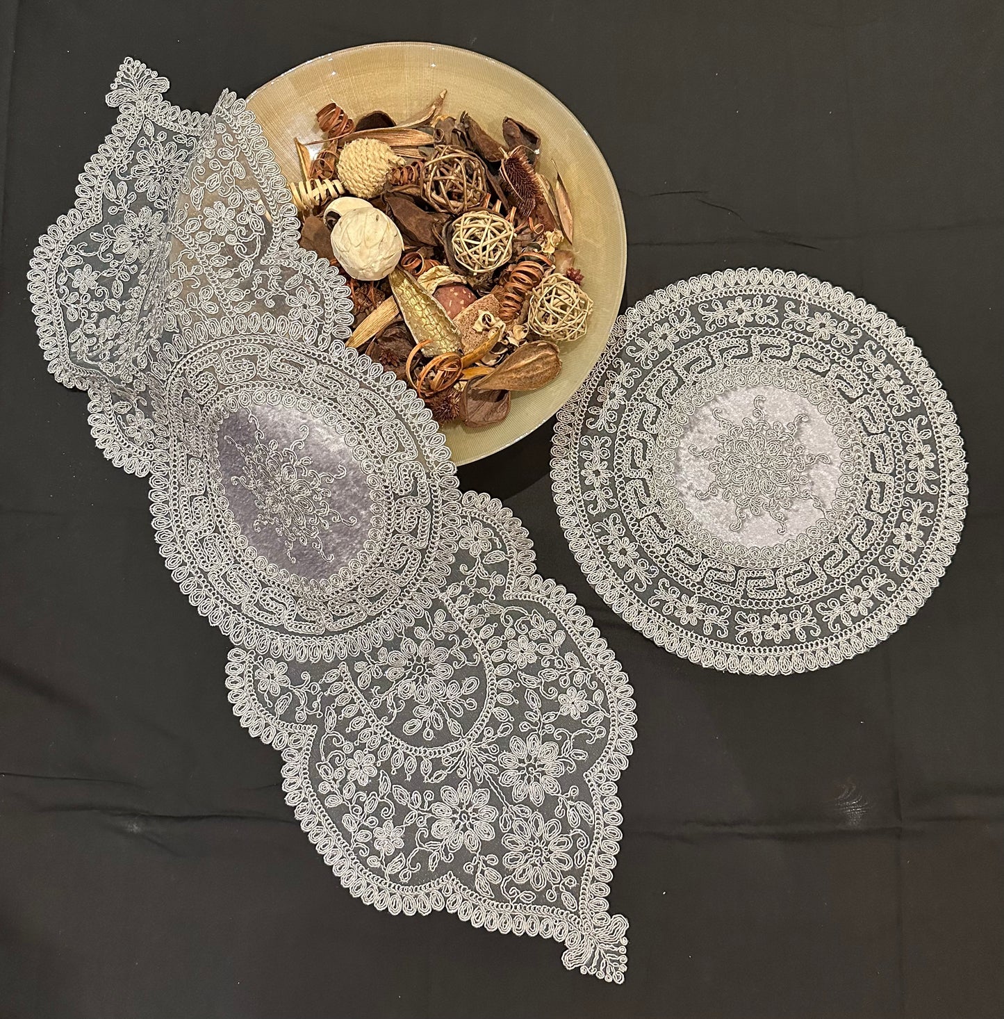 5pc Doilies 222