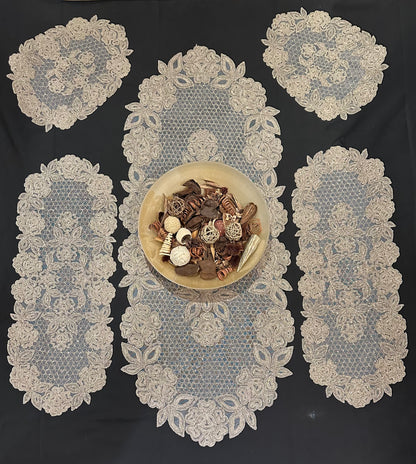 5pc Doilies 444